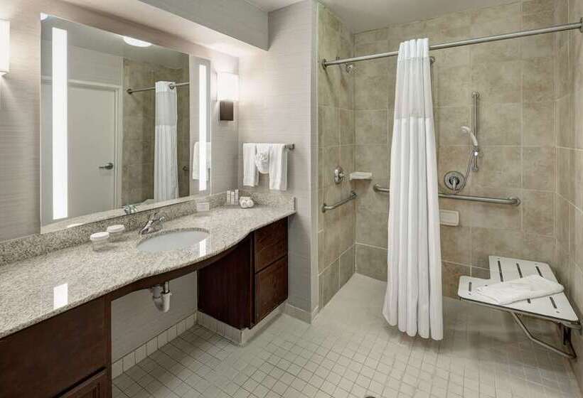 스탠다드 스튜디오, Home2 Suites By Hilton Montreal Dorval