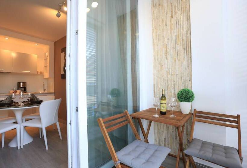 Апартаменты 1 Спальня с Балконом, Apartments & Rooms Mareta Exclusive