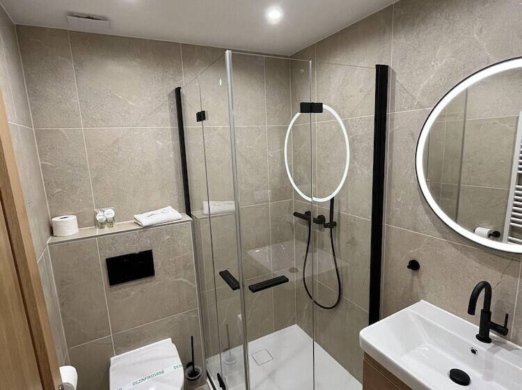 스위트, Resla Residence I, Ii