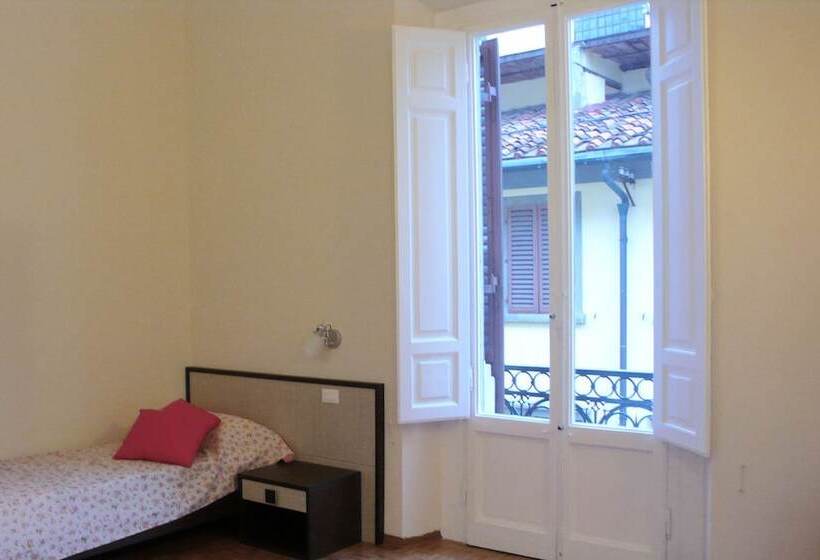 اتاق استاندارد سه نفره, Live Florence Guest House