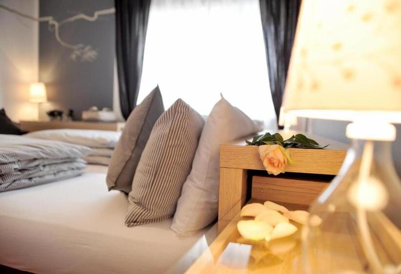 اتاق استاندارد سه نفره, Stop & Sleep Udine
