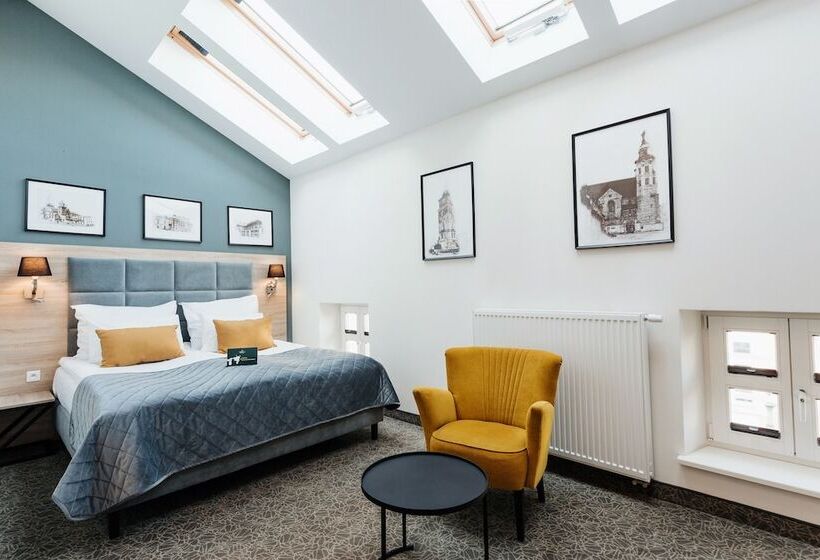 Quarto Deluxe, 32 Krakow Old Town