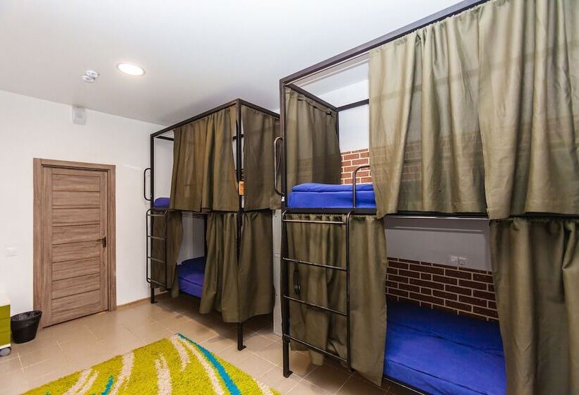 Кровать в Общей Комнате, Lucky   Hostel