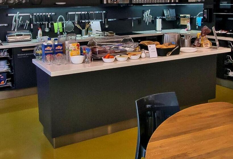 اتاق لوکس, Smarthotel Nezvalova Archa