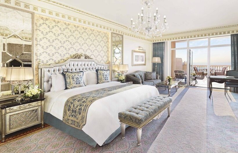 Номер Премиум, Raffles The Palm