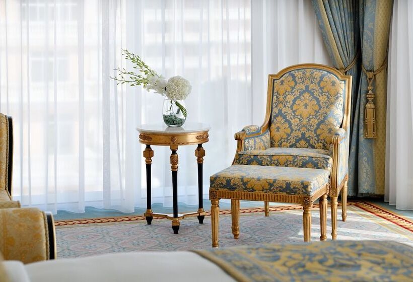 Люкс Премиум, Raffles The Palm