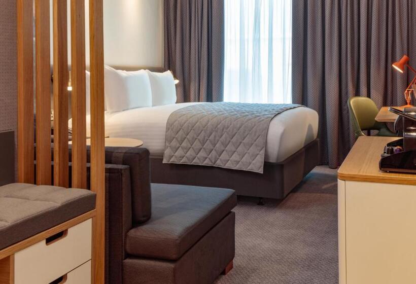 Номер Executive, Holiday Inn London Heathrow   Bath Road, An Ihg