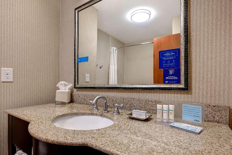 Люкс Адаптированный для Инвалидов, Home2 Suites By Hilton Woodbridge Potomac Mills