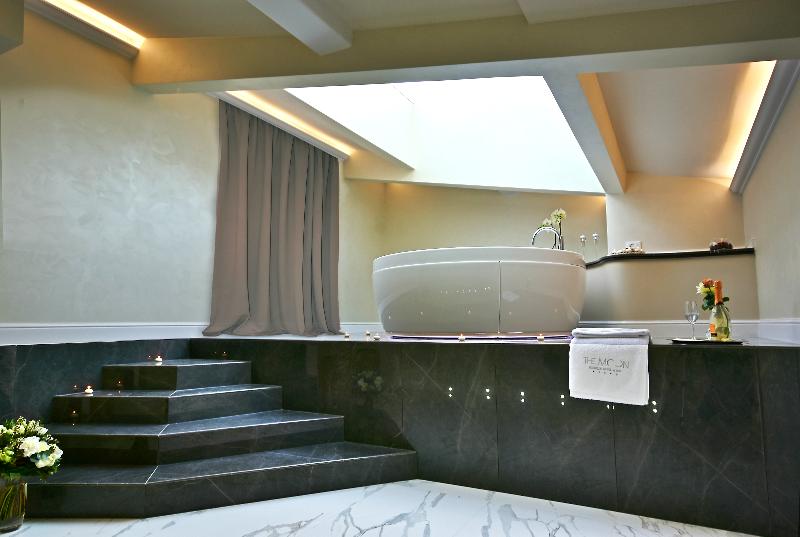 سوییت اجرایی, The Moon Boutique Hotel & Spa