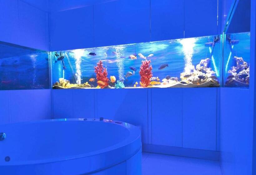 سوئیت با تخت بزرگ, Aquaboutique Wellness&spa