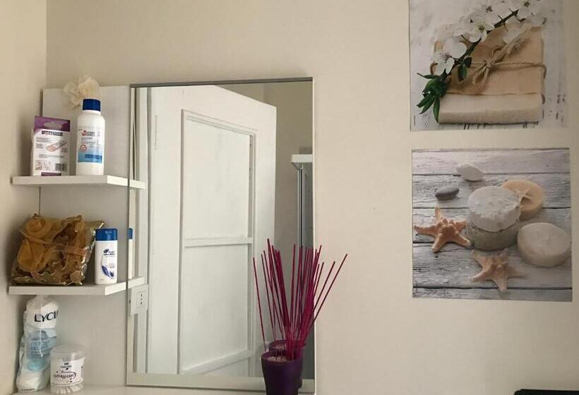 اتاق چهار تخته با دستشویی مشترک, B&b Piazza Della Vittoria