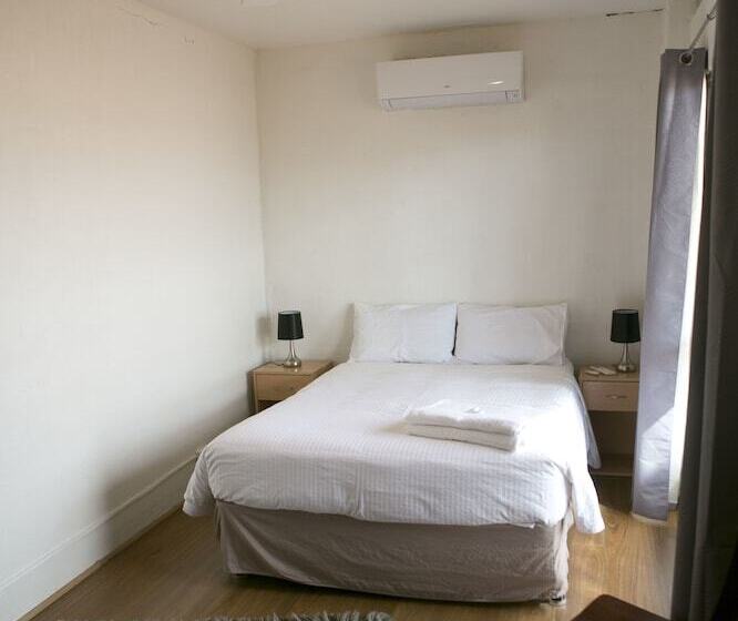 Номер Стандарт, Breakaway Views 374 Alp St