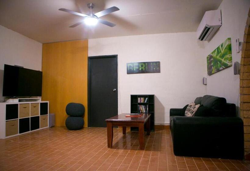 Дом 4 Спальни, Breakaway Views 374 Alp St
