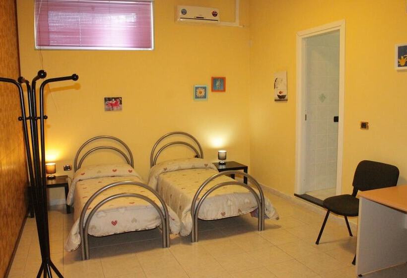 Quarto Triplo Estandar, Sassari   Copenaghen House   Zona Ospedale