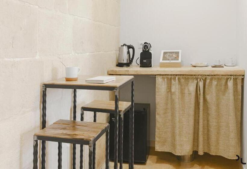 اتاق لوکس سه تخته, Hydria Rooms