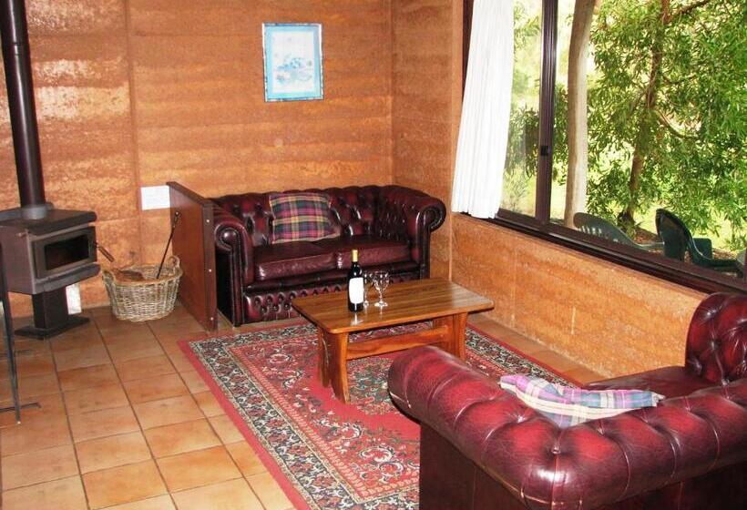 Дом 2 Спальни, Pemberton Lake View Chalets