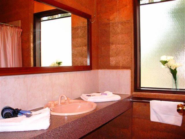 Дом 2 Спальни, Pemberton Lake View Chalets