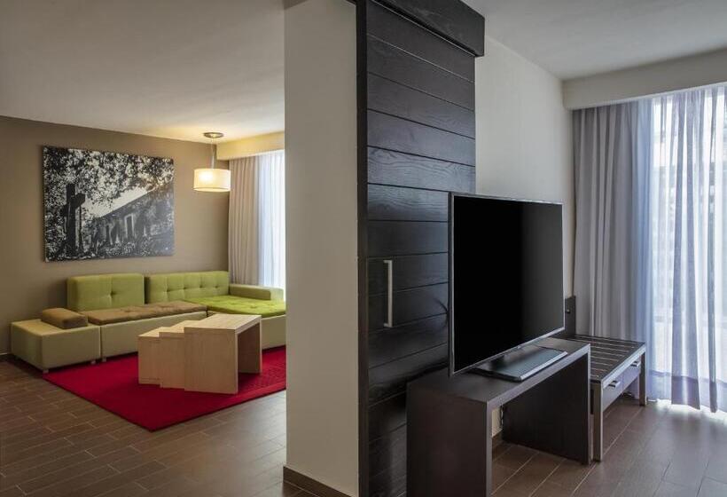 سوئیت جونیور با تخت بزرگ, Fiesta Inn Express Queretaro Constituyentes