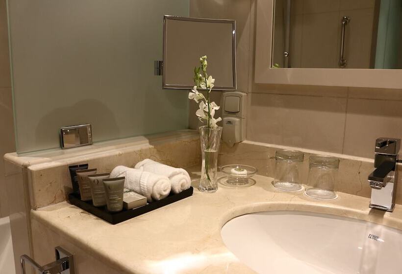 سوئیت 2 خوابه, Radisson Muscat Panorama