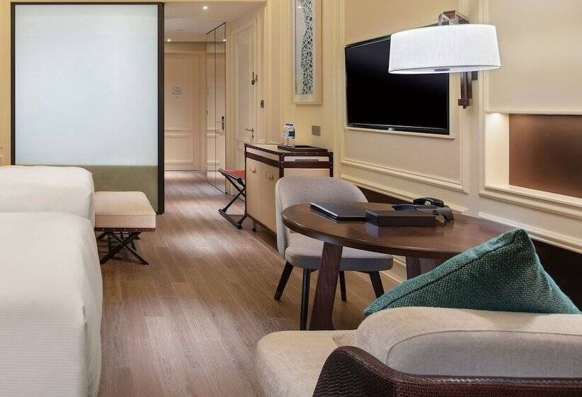 Номер Deluxe, Hilton Dalian Golden Pebble Beach Resort