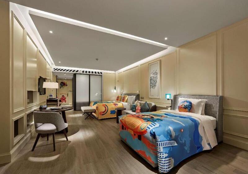 Номер Стандарт Вид на Море с Балконом, Hilton Dalian Golden Pebble Beach Resort