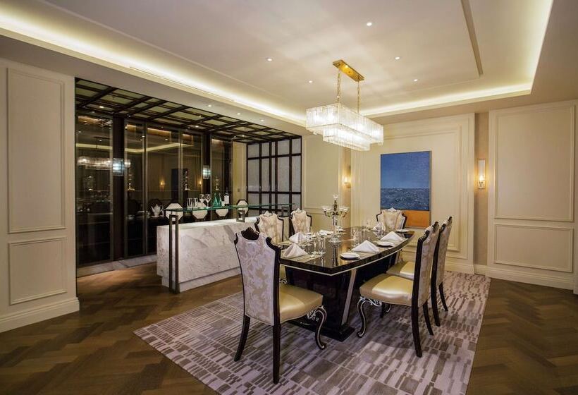 Президентский Люкс, Hilton Dalian Golden Pebble Beach Resort