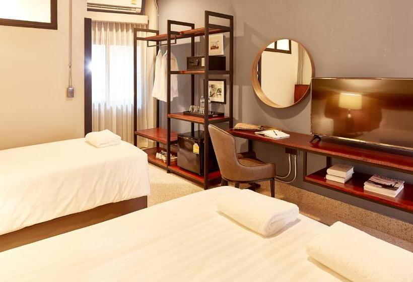اتاق استاندارد سه نفره, W22 By Burasari