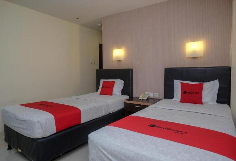 스탠다드 룸, Reddoorz Plus At Grand Populer