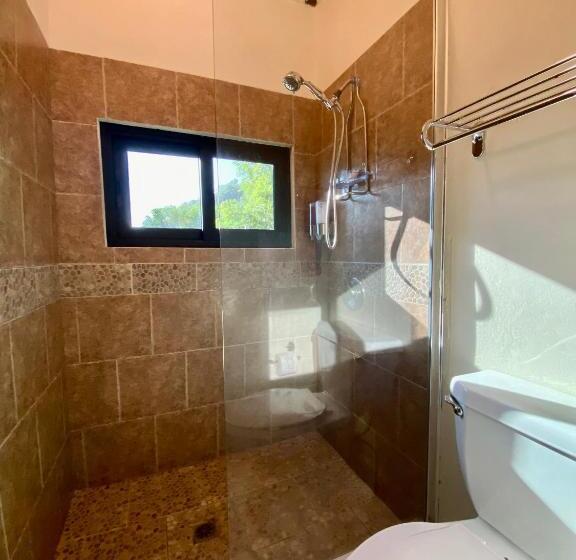 سوئیت با چشم‌انداز, Vista Las Olas Resort