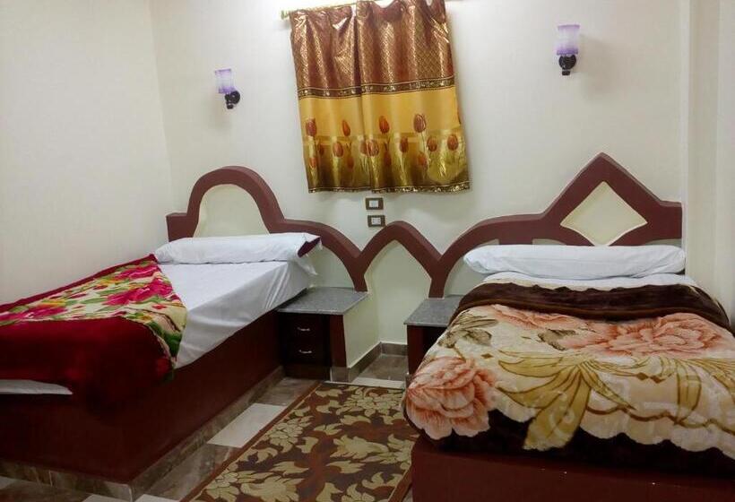 اتاق لوکس با چشم‌انداز دریا, El Prince Guesthouse