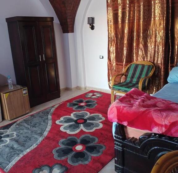 اتاق لوکس با تخت بزرگ, El Prince Guesthouse