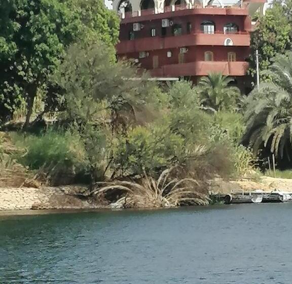 اتاق لوکس, El Prince Guesthouse