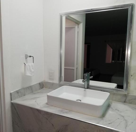 Suite Deluxe, Awazul Bacalar