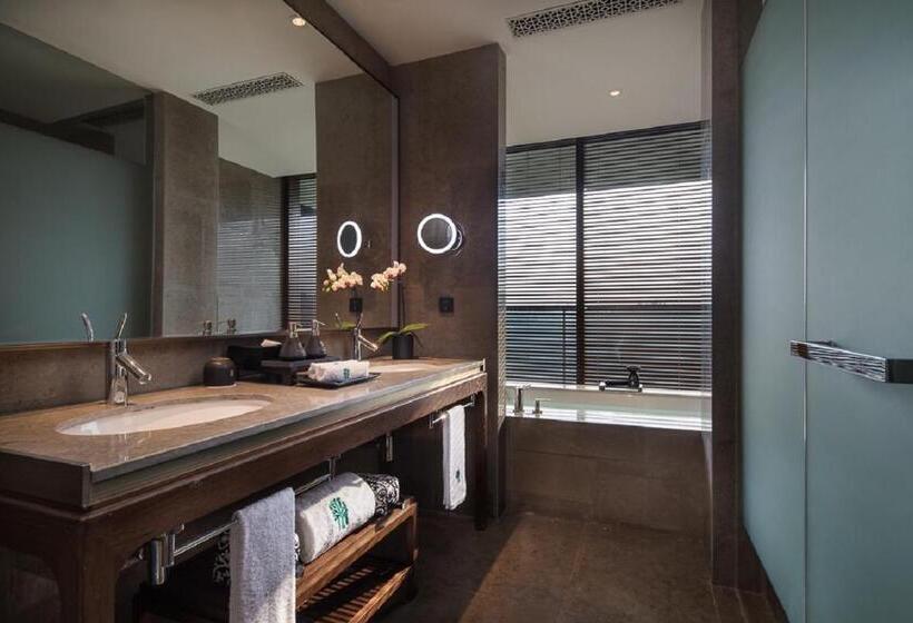 سوئیت با چشم‌انداز, Banyan Tree Anji