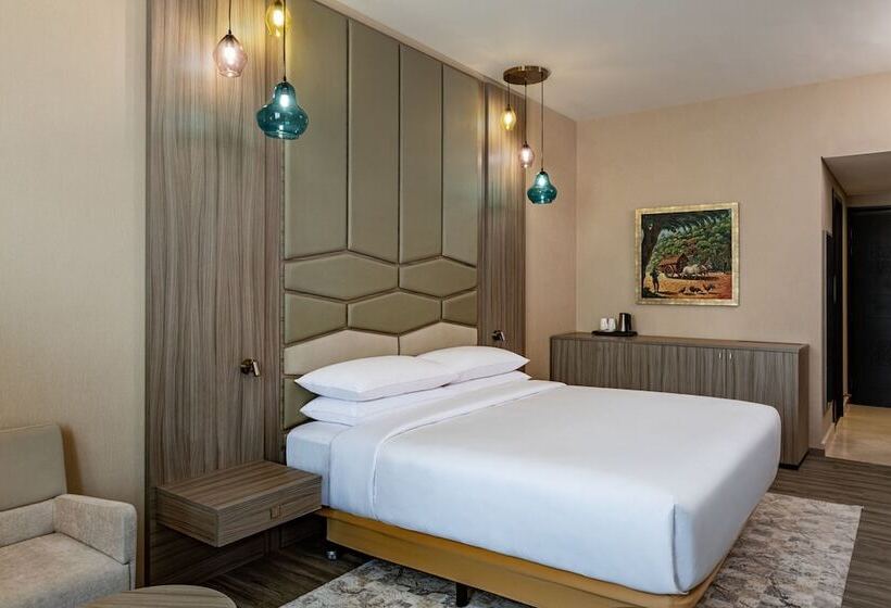 Номер Superior, Four Points By Sheraton Production City, Dubai