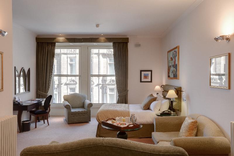 Номер Deluxe, Four Points By Sheraton Production City, Dubai