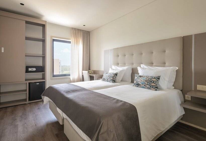 Quarto Estandar, Oporto Airport & Business