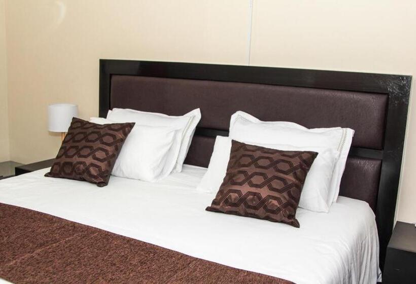 اتاق استاندارد با سرویس بهداشتی مشترک, Streets Of Gold Guest House