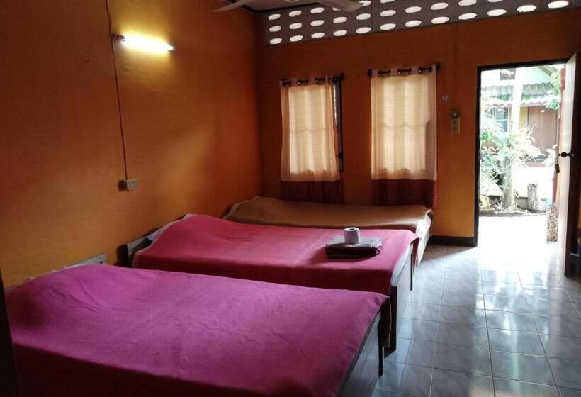 Номер Стандарт Трехместный, Chian House