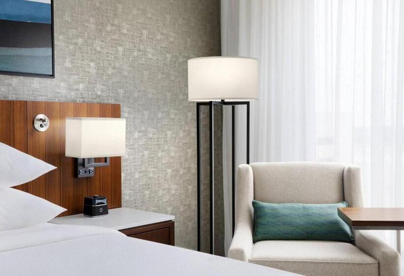 חדר סטנדרט עם מיטת קינג, Marriott Dallas Allen Hotel & Convention Center