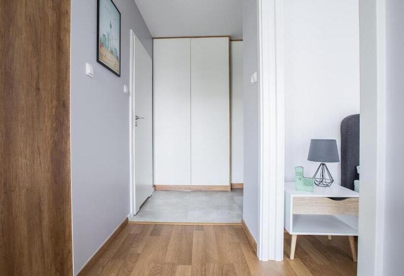 小型套房带阳台, Emihouse Cityvibe Apartments