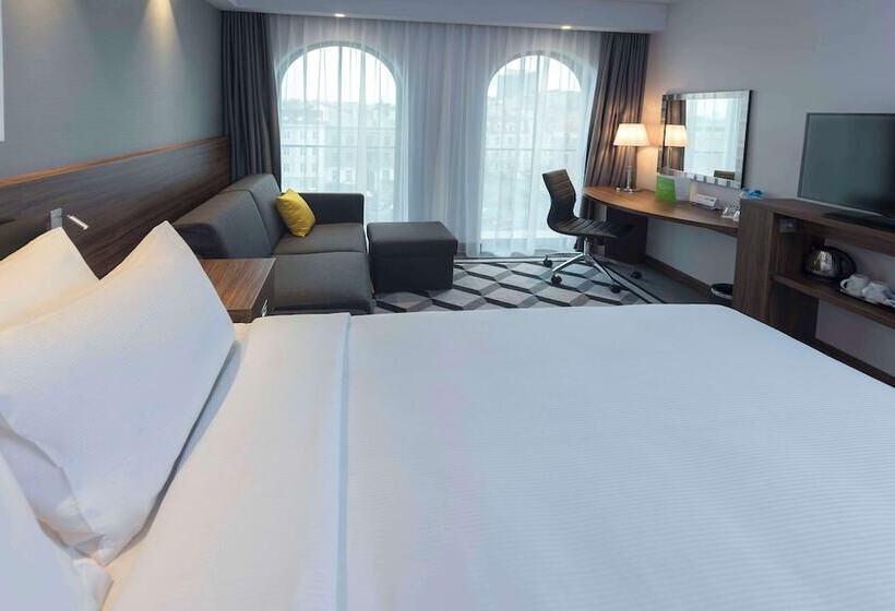Семейный Номер, Hampton By Hilton Poznan Old Town