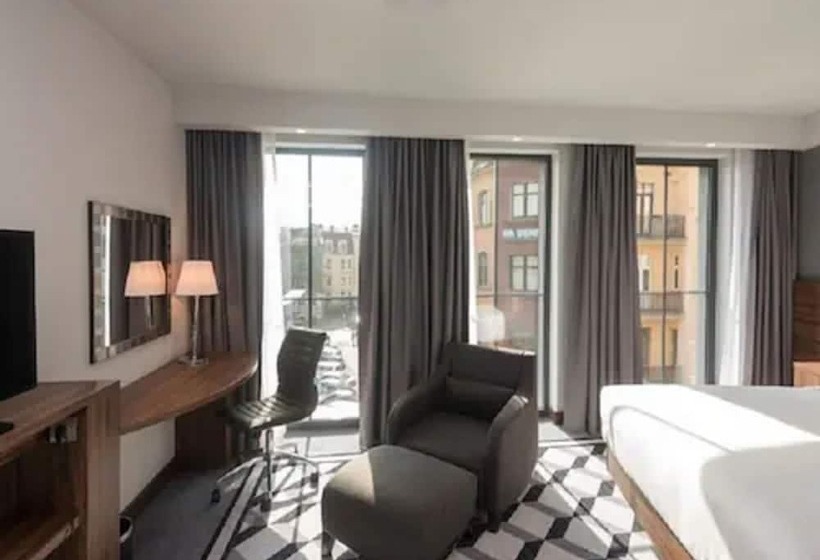 Family Connecting Room, Hampton By Hilton Poznan Old Town