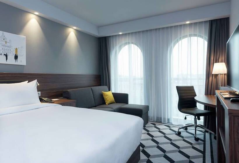 Family Connecting Room, Hampton By Hilton Poznan Old Town