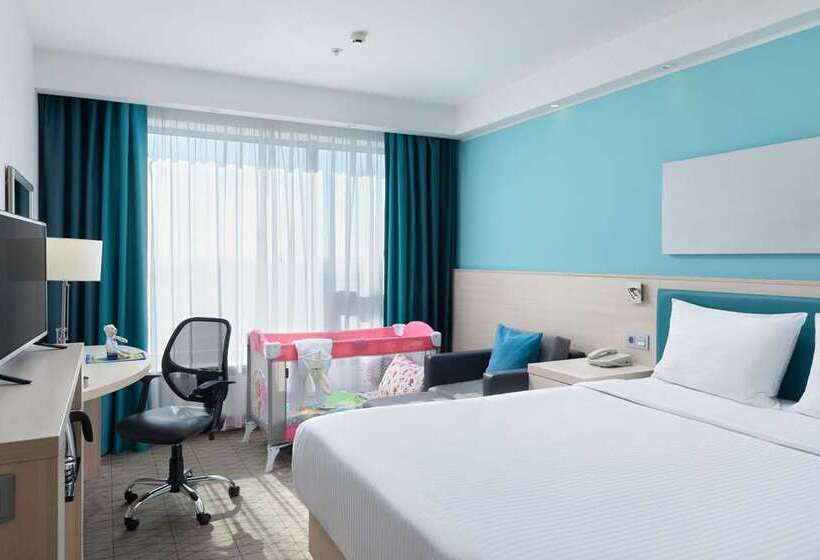 Family Connecting Room, Hampton By Hilton Poznan Old Town