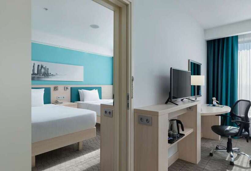 Family Connecting Room, Hampton By Hilton Poznan Old Town