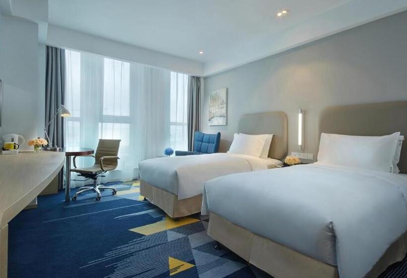 Номер Стандарт, Holiday Inn Express   Qingdao West Coast, An Ihg