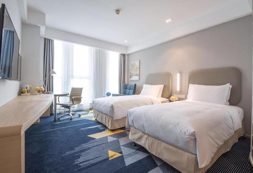 Номер Стандарт, Holiday Inn Express   Qingdao West Coast, An Ihg