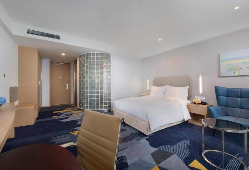 Номер Superior Кровать Кинг, Holiday Inn Express   Qingdao West Coast, An Ihg