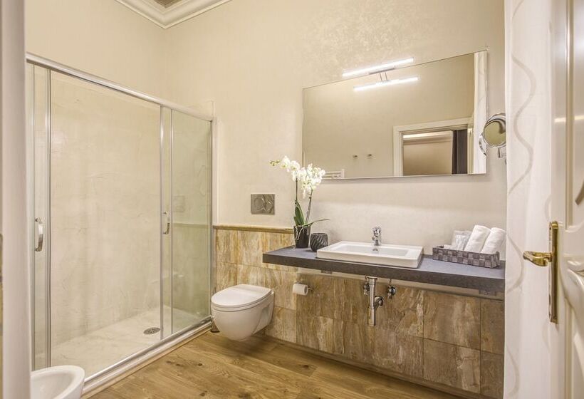 اتاق استاندارد سه نفره, Veneto Suite Rome